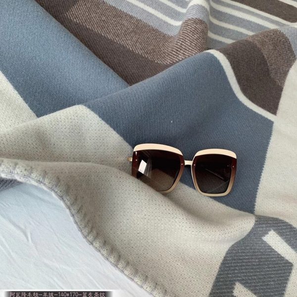 Réplique Couverture Avalon Vibration Hermès écru Gris – Image 9