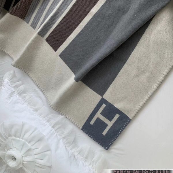 Réplique Couverture Avalon Vibration Hermès écru Gris – Image 6