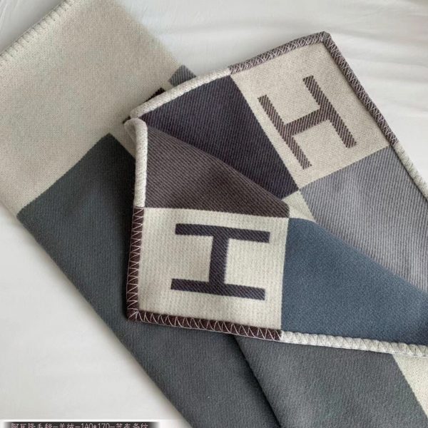 Réplique Couverture Avalon Vibration Hermès écru Gris – Image 5