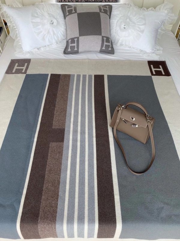 Réplique Couverture Avalon Vibration Hermès écru Gris – Image 2