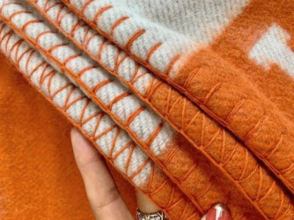 Fausse Couverture Avalon Hermès Orange – Image 4