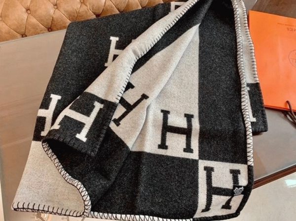 Fausse Couverture Avalon Hermès Noire – Image 4