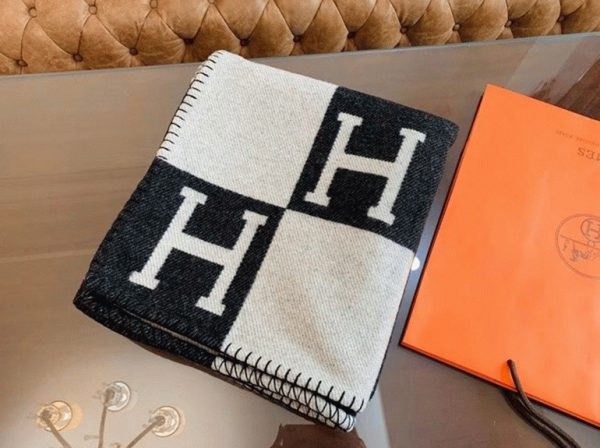 Fausse Couverture Avalon Hermès Noire