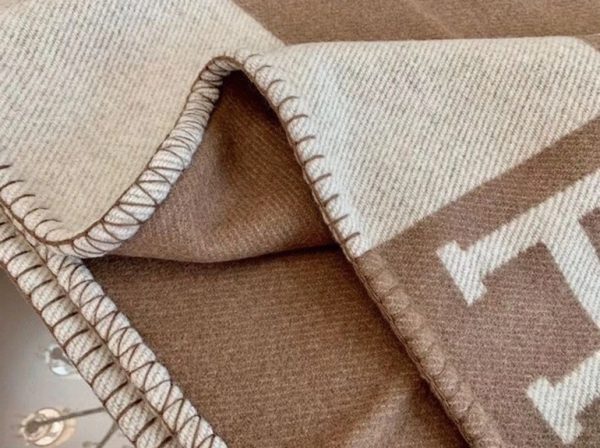 Fausse Couverture Avalon Hermès Camel – Image 5