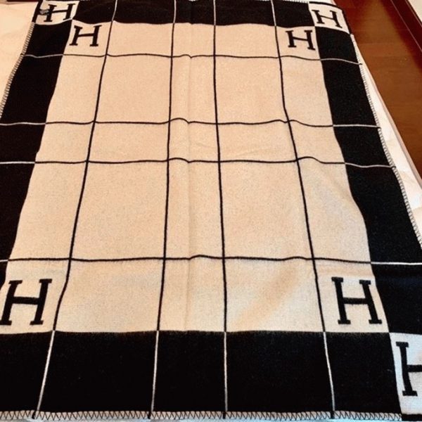 Fausse Couverture Avalon III Hermès Noire – Image 7