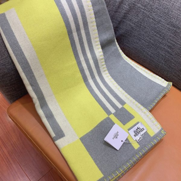 Top Réplique Couverture Ithaque Hermès Tilleul Laine et Cachemire – Image 3