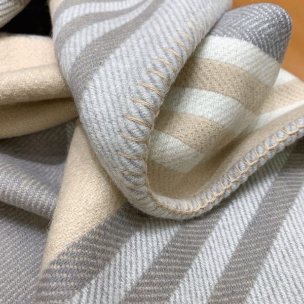 Fausse Couverture Ithaque Hermès Grise Laine et Cachemire – Image 3