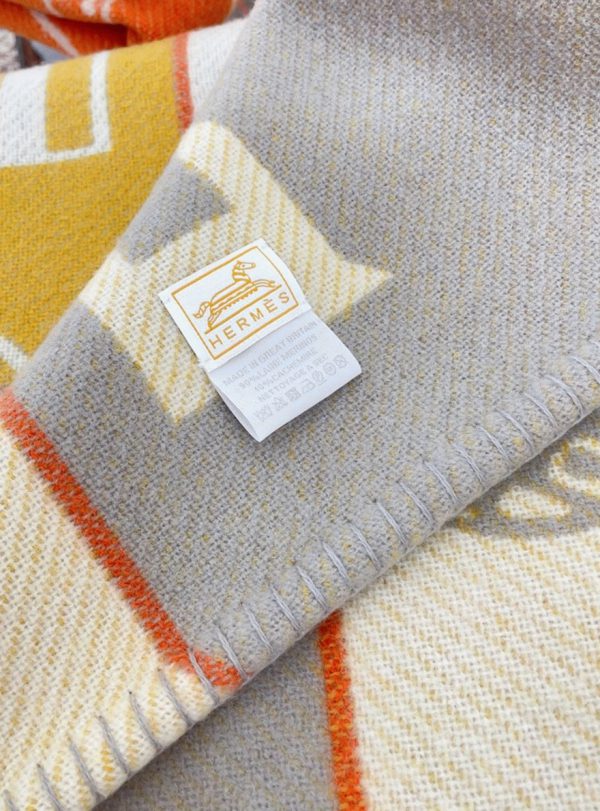 Réplique Couverture Avalon Epopée Hermès Jaune Laine et Cachemire – Image 4