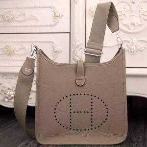 Contrefaçon Hermès Evelyne III PM Gris