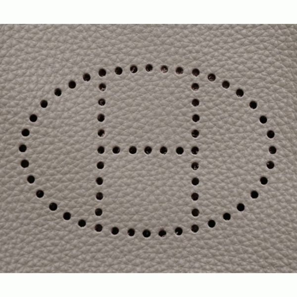 Contrefaçon Hermès Evelyne II TPM étoupe en Cuir Clémence – Image 4