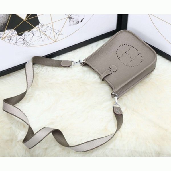 Contrefaçon Hermès Evelyne II TPM étoupe en Cuir Clémence – Image 3