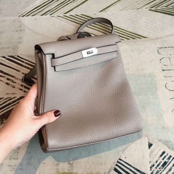 Réplique Haute Qualité Sac à dos Hermès Kelly Ado PM Gris Asphalte Clémence – Image 2