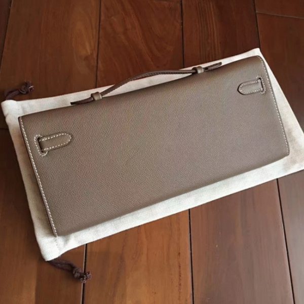 Contrefaçon Pochette Hermès Kelly Cut étoupe Epsom – Image 5