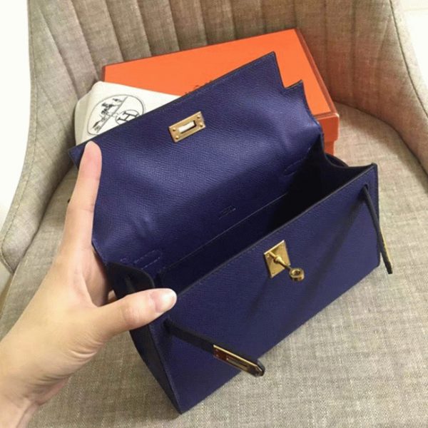 Top Fausse Sac à main Hermès Kelly Pochette Saphir Epsom – Image 6