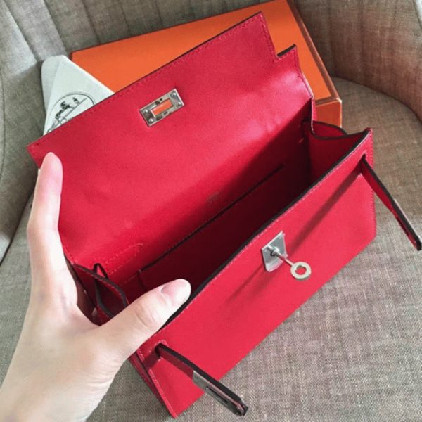 Top Fausse Sac à main Hermès Kelly Pochette Rouge Swift – Image 4