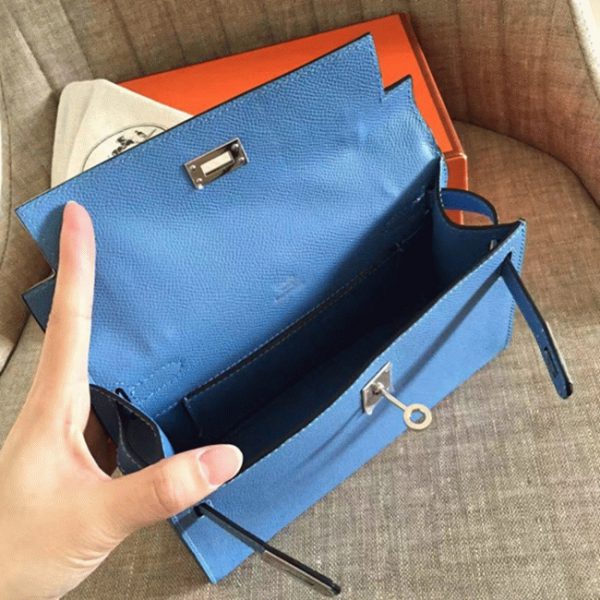 Contrefaçon Sac à main Hermès Kelly Pochette Céleste Epsom – Image 8