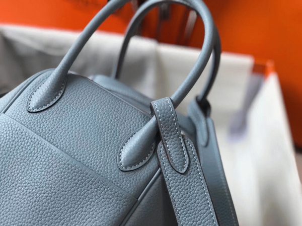 Réplique Sac Lindy 26cm Hermès Bleu Lin – Image 6
