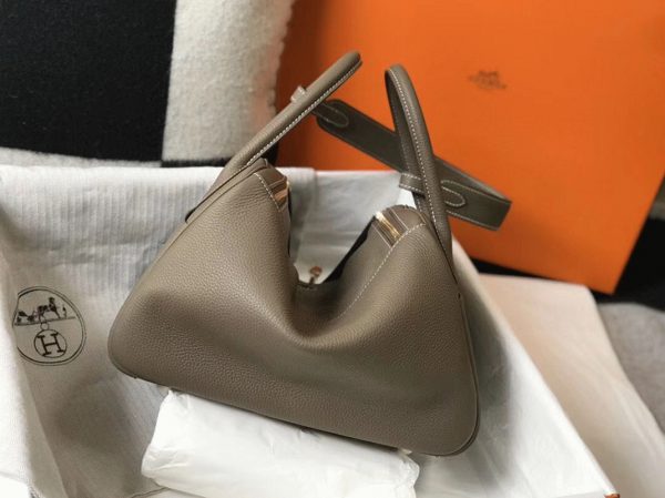Réplique Sac Lindy 30cm Hermès Taupe – Image 8