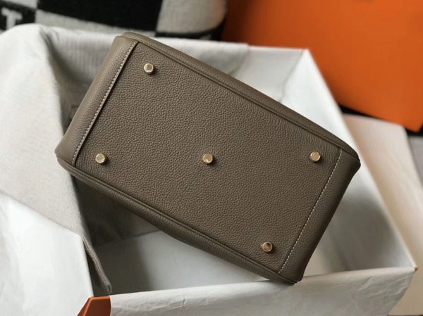 Réplique Sac Lindy 30cm Hermès Taupe – Image 7