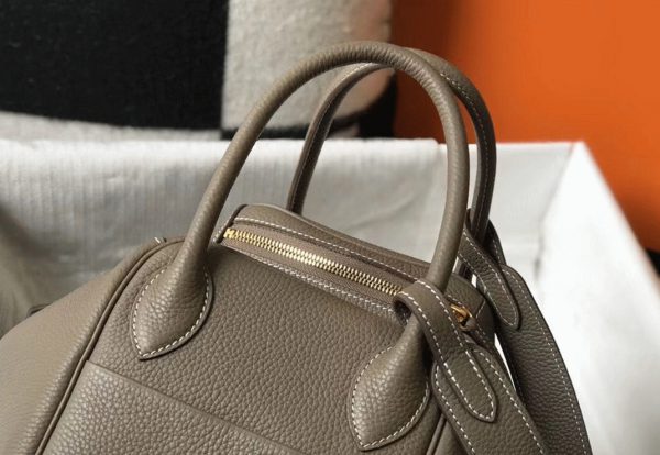 Réplique Sac Lindy 30cm Hermès Taupe – Image 6