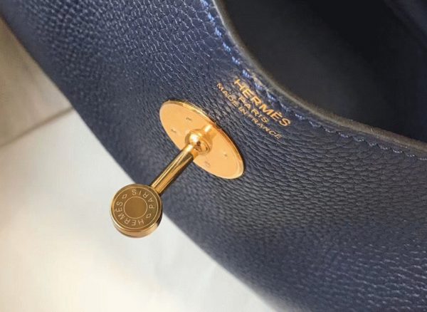 Contrefaçon Sac Lindy 30cm Hermès Bleu Marine – Image 4