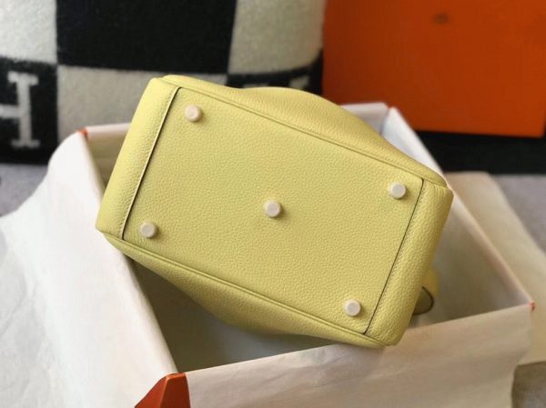 Meilleure Réplique Sac Lindy 30cm Hermès Jaune Poussin – Image 7