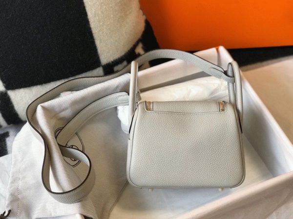 Meilleure Réplique Sac Lindy Mini Hermès Gris Perle – Image 8