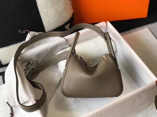 Réplique Sac Lindy Mini Hermès Taupe – Image 7