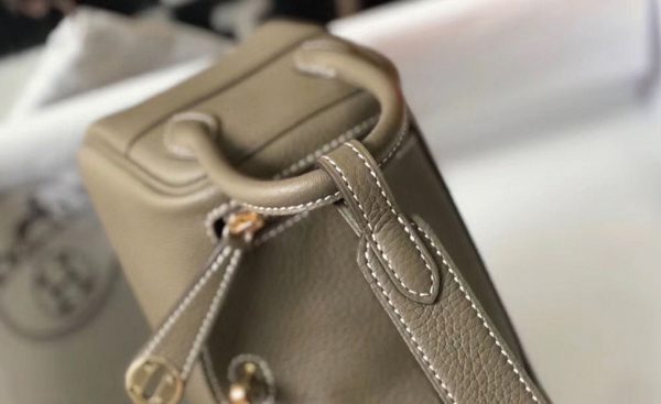 Réplique Sac Lindy Mini Hermès Taupe – Image 5