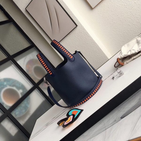Fausse Sac à Main Hermès Picotin Lock 18cm avec Poignées Tressées Bleu Marine – Image 4