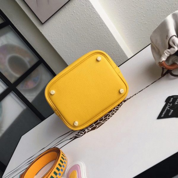 Contrefaçon Sac à Main Hermès Picotin Lock 22cm avec Poignées Tressées Jaune – Image 4