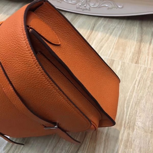 Contrefaçon Sac Hermès Steve Messenger Orange – Image 6