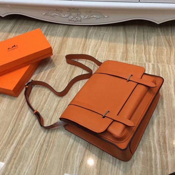 Contrefaçon Sac Hermès Steve Messenger Orange – Image 5
