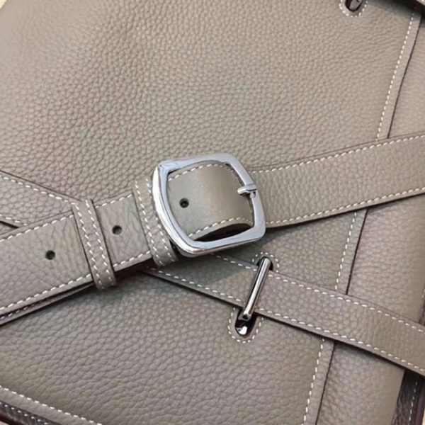Réplique de Luxe Sac Hermès Steve Messenger Gris – Image 7