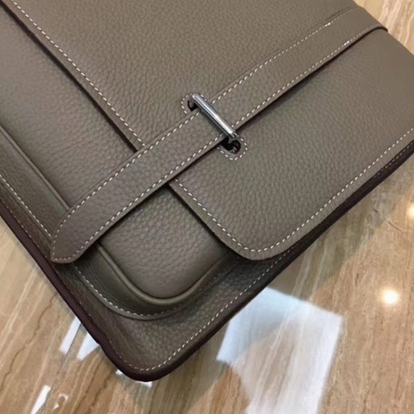 Réplique de Luxe Sac Hermès Steve Messenger Gris – Image 5