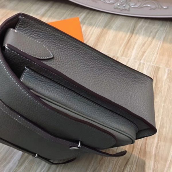 Réplique de Luxe Sac Hermès Steve Messenger Gris – Image 3