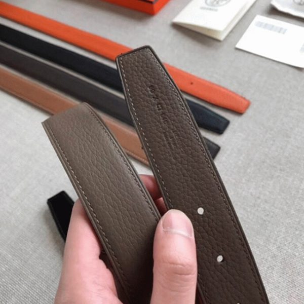 Contrefaçon Ceinture Boucle étrier Hermès & Taupe – Image 6