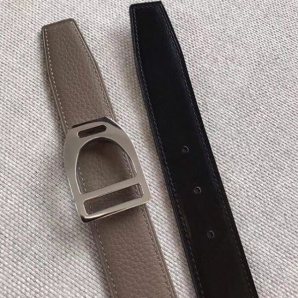 Contrefaçon Ceinture Boucle étrier Hermès & Taupe – Image 4
