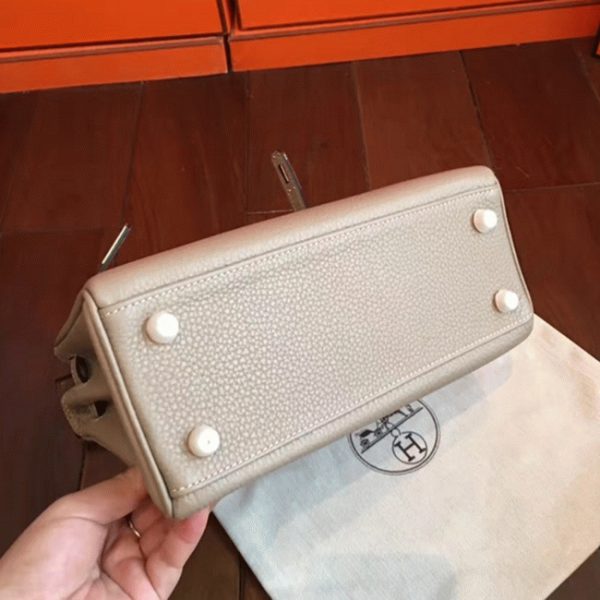 Contrefaçon Sac à main Hermès Kelly 25cm Gris Clémence – Image 2