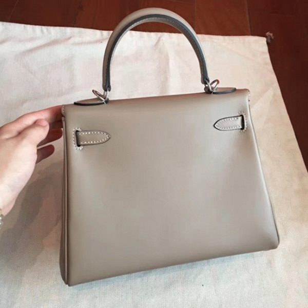 Contrefaçon Sac à main Hermès Kelly Retourne 25cm Gris Swift – Image 4