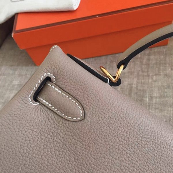 Réplique de designer Sac à main Hermès Kelly Retourne 28cm Gris Clémence – Image 8