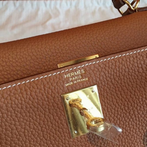 Contrefaçon Sac à main Hermès Kelly Retourne 28cm Gold Clémence – Image 8
