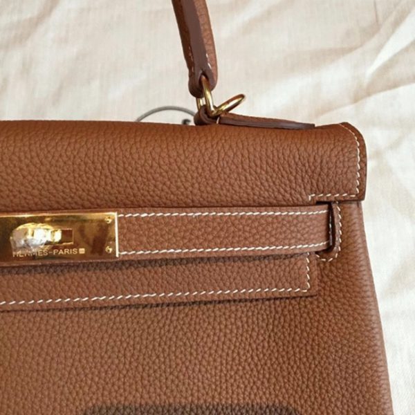 Contrefaçon Sac à main Hermès Kelly Retourne 28cm Gold Clémence – Image 5