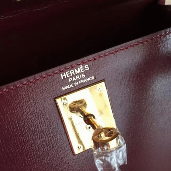 Fausse de designer Sac à main Hermès Kelly Retourne 28cm Bordeaux Box – Image 2