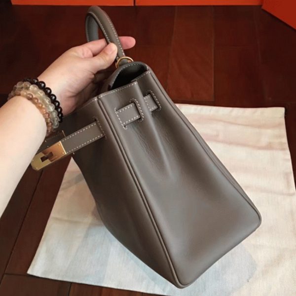 Copie de luxe Sac à main Hermès Kelly Retourne 32cm étoupe Swift – Image 5