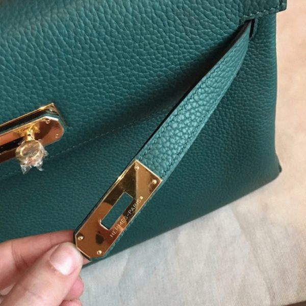 Contrefaçon Sac à main Hermès Kelly Retourne 32cm Malachite Clémence – Image 4