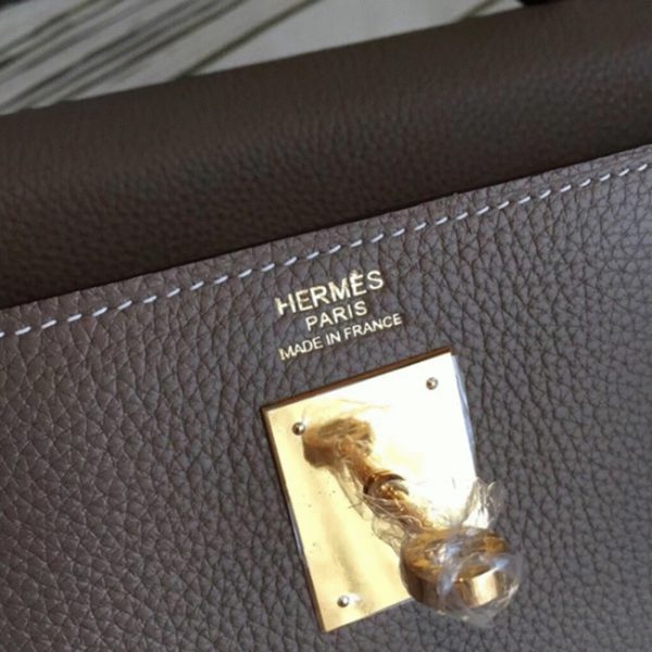 Contrefaçon Sac à main Hermès Kelly 35cm Taupe Clémence – Image 7