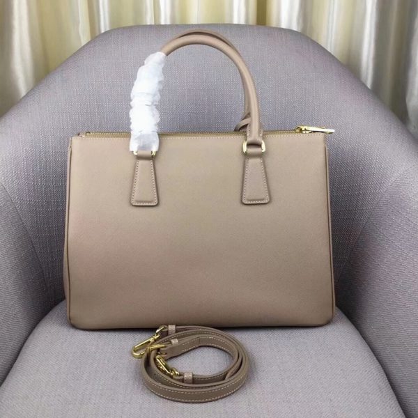 Fausse version du sac Prada Galleria grand format en gris – Image 7