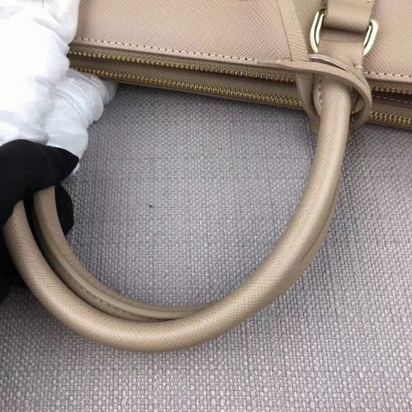 Fausse version du sac Prada Galleria grand format en gris – Image 5