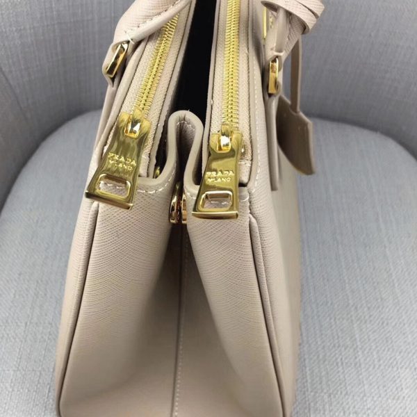 Fausse version du sac Prada Galleria grand format en gris – Image 2